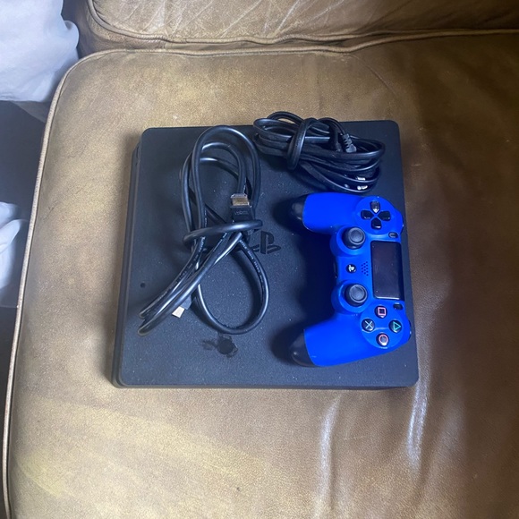 PS4 slim